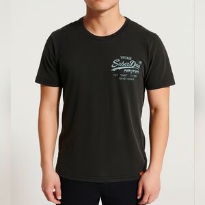 Vintage Superdry Men’s T-Shirt Color Black Size Medium